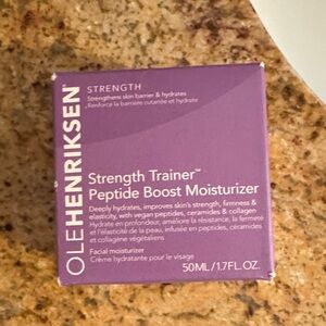 Ole Henriksen Strength Trainer Peptide Boost Moisturizer - Lavender
